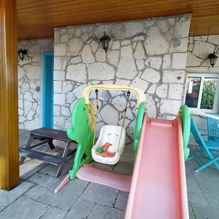 Dalyan - Deniz Manzarali Plaja Cok Yakin Bahceli Villa *