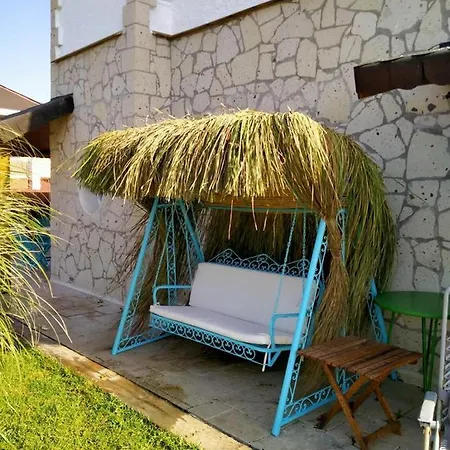 Villa Dalyan - Deniz Manzarali Plaja Cok Yakin Bahceli Cesme