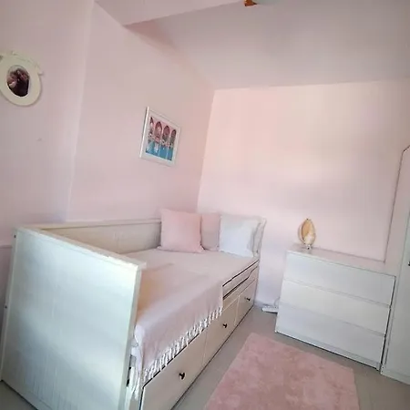 Dalyan - Deniz Manzarali Plaja Cok Yakin Bahceli Villa
