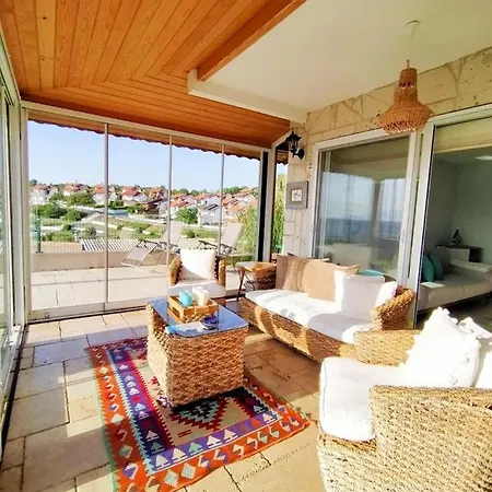 Dalyan - Deniz Manzarali Plaja Cok Yakin Bahceli Villa Cesme